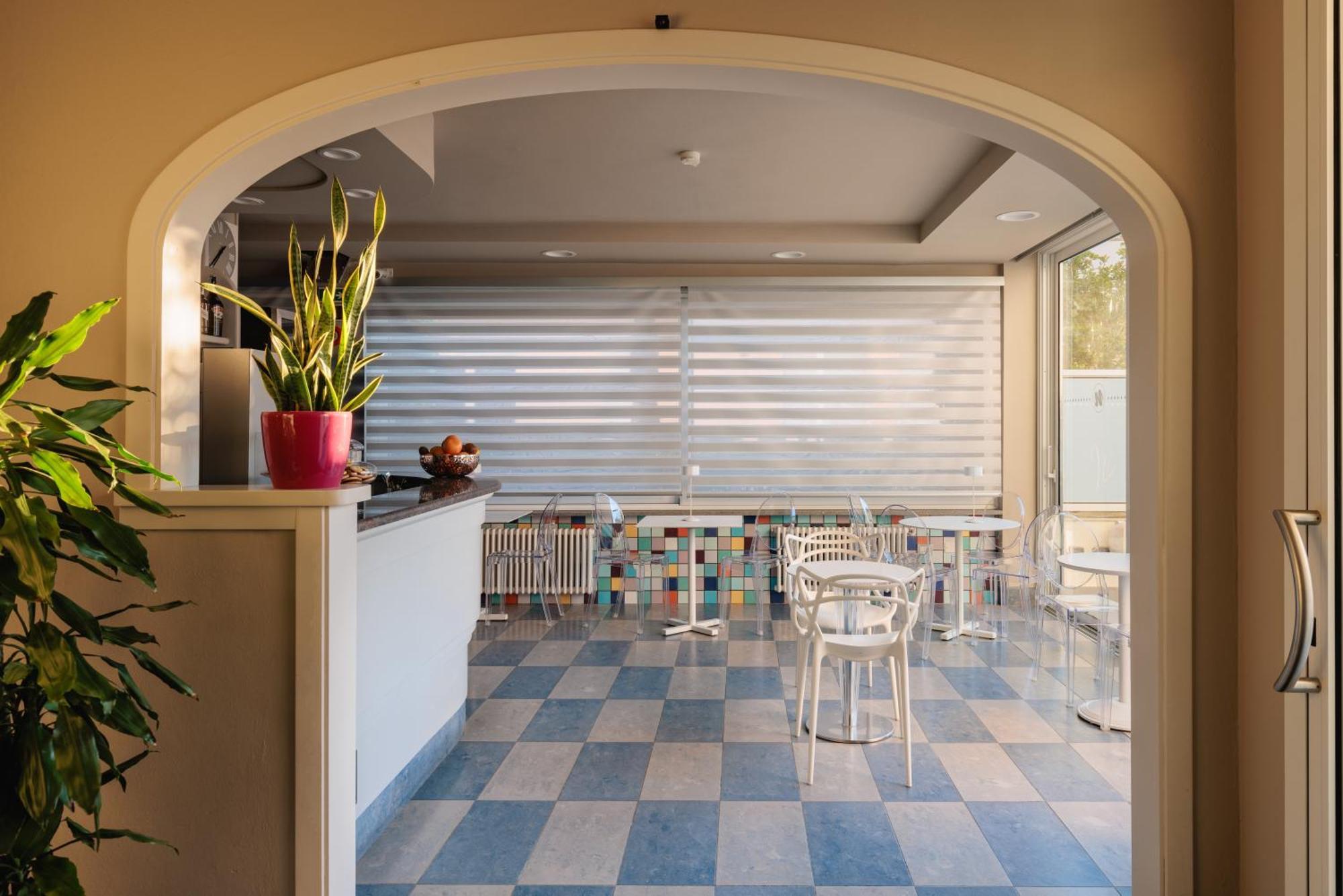 Hotel Nina Marina Di Bibbona Exterior photo