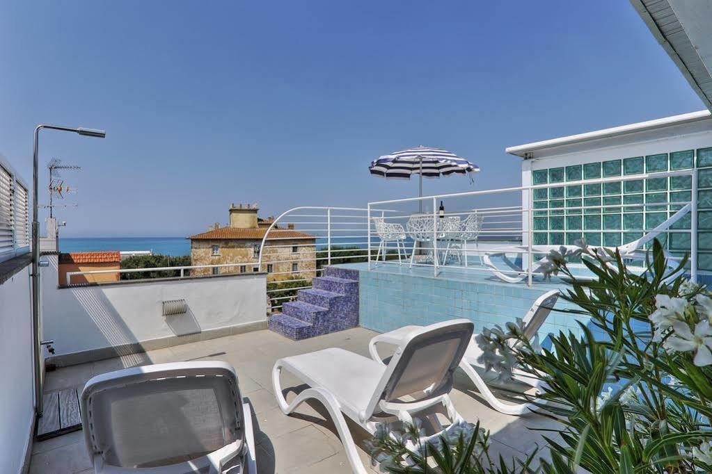 Hotel Nina Marina Di Bibbona Exterior photo